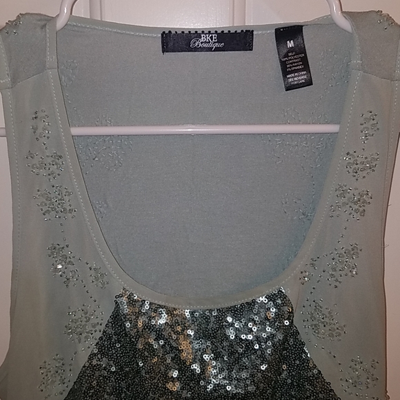 Top - Picture 2 of 3